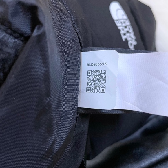 The North Face Men’s Montana FUTURELIGHT Etip Black Mitt - Picture 6 of 6